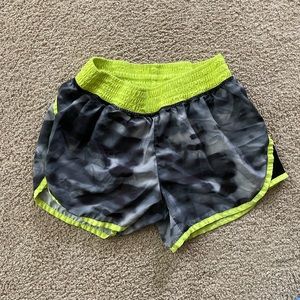 Champion brand women’s athletic shorts with pockets, size xs